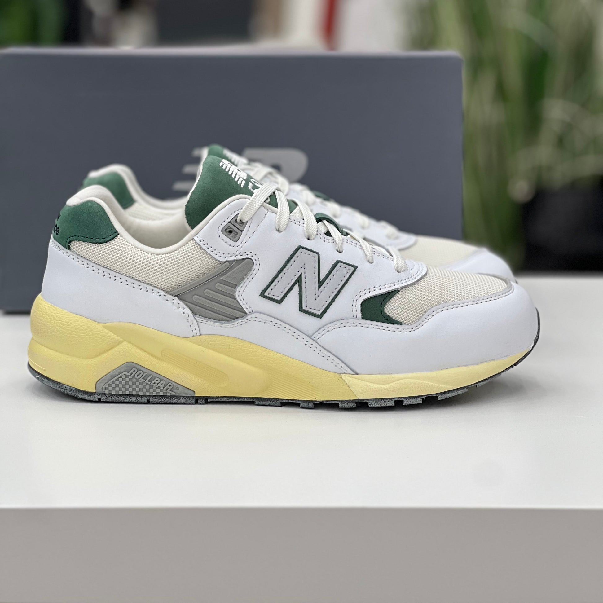 NEW BALANCE