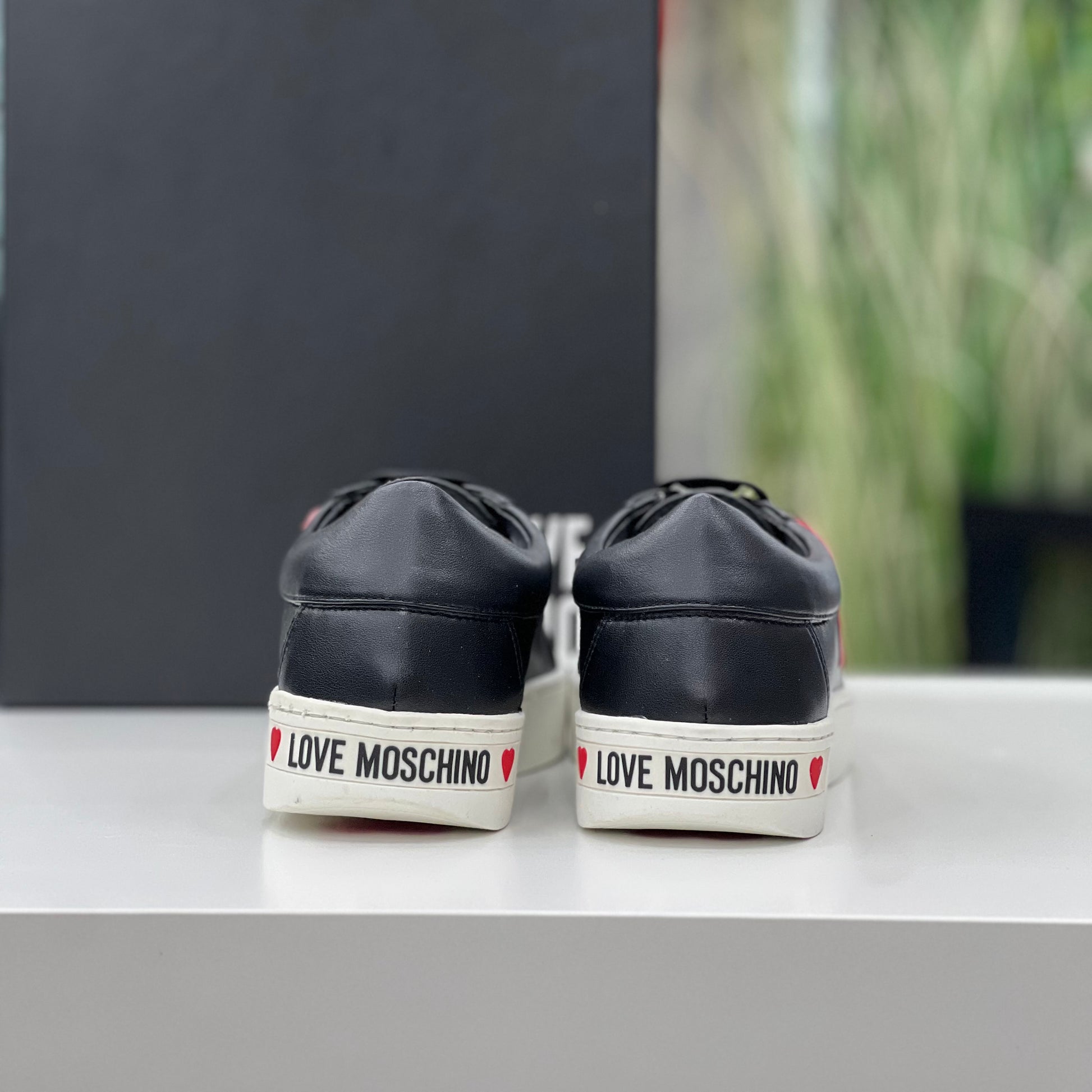 MOSCHINO