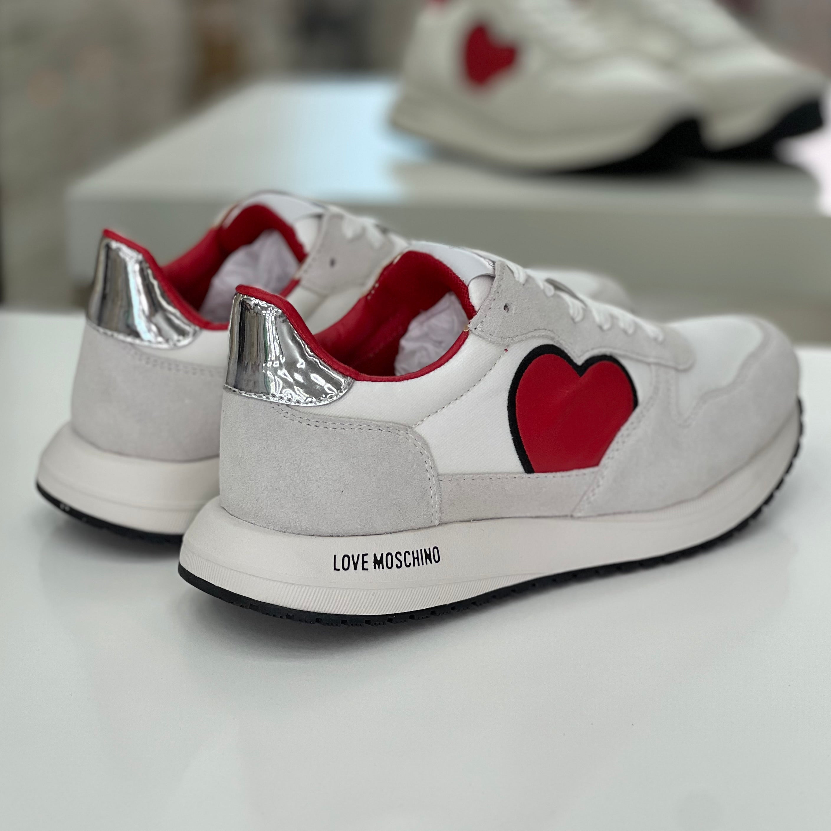 LOVE MOSCHINO