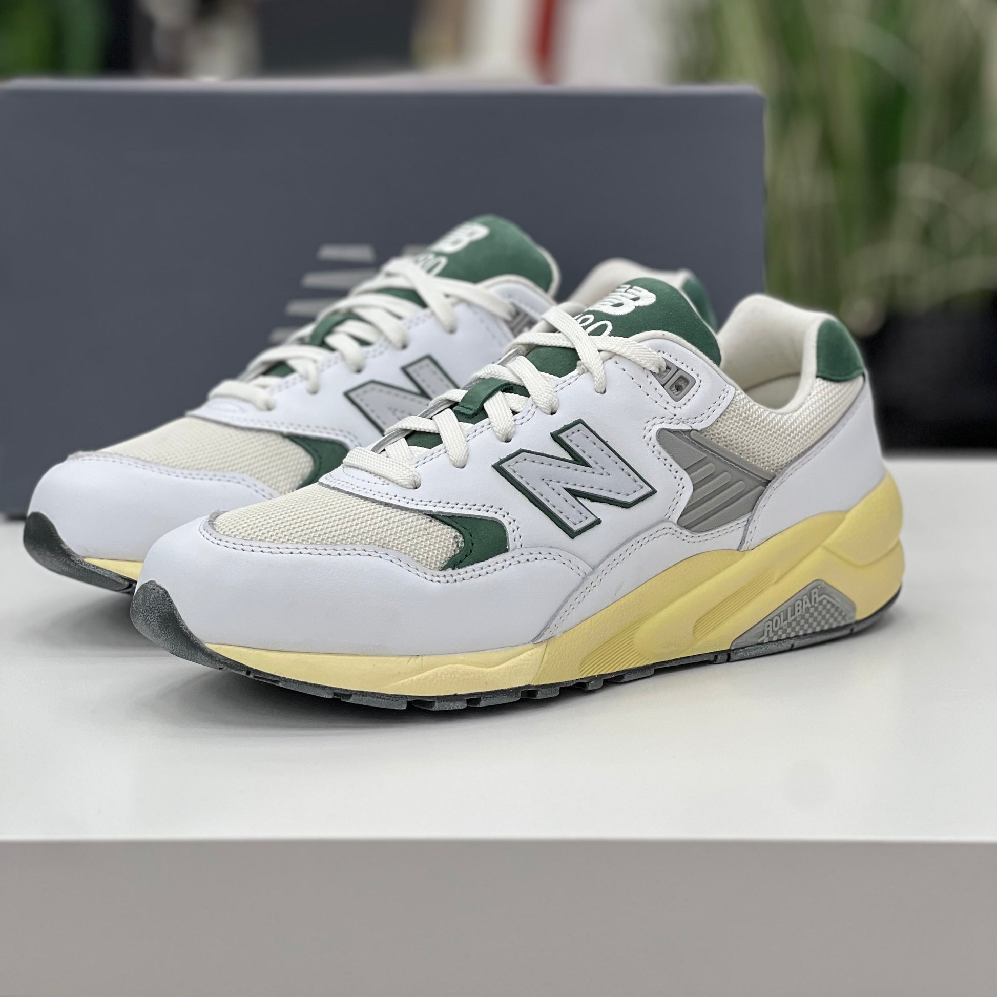 NEW BALANCE