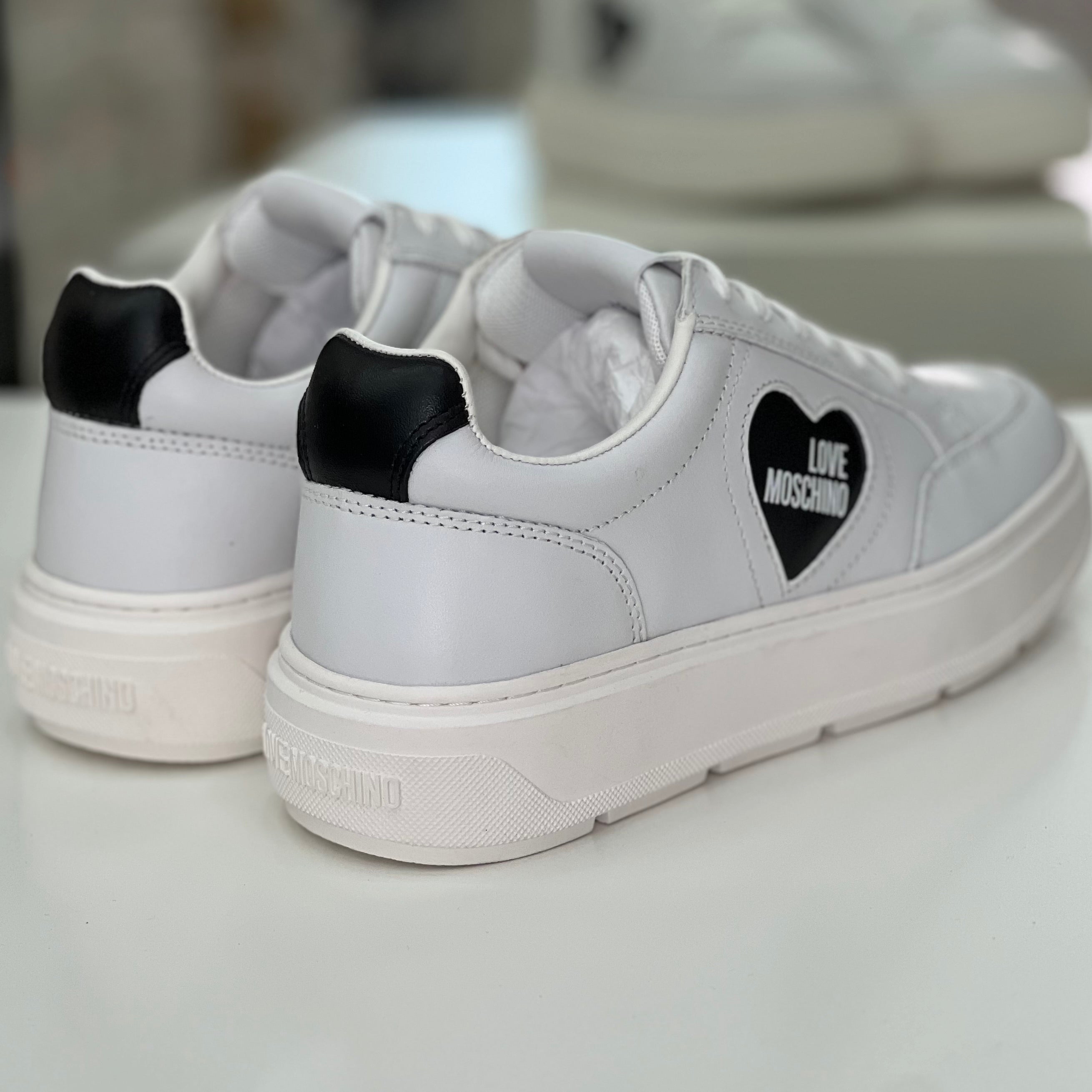 LOVE MOSCHINO