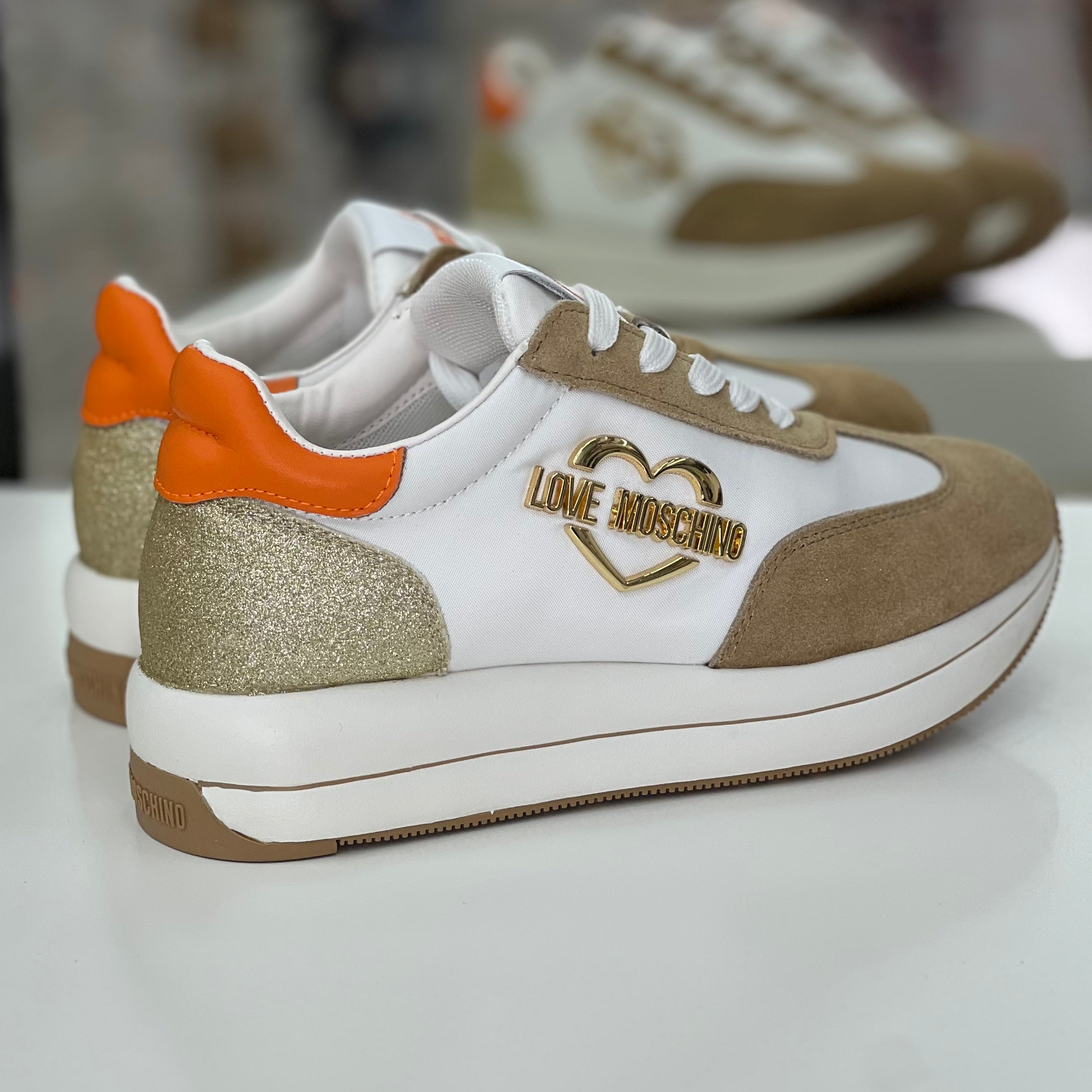 LOVE MOSCHINO