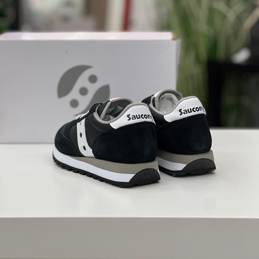 SAUCONY