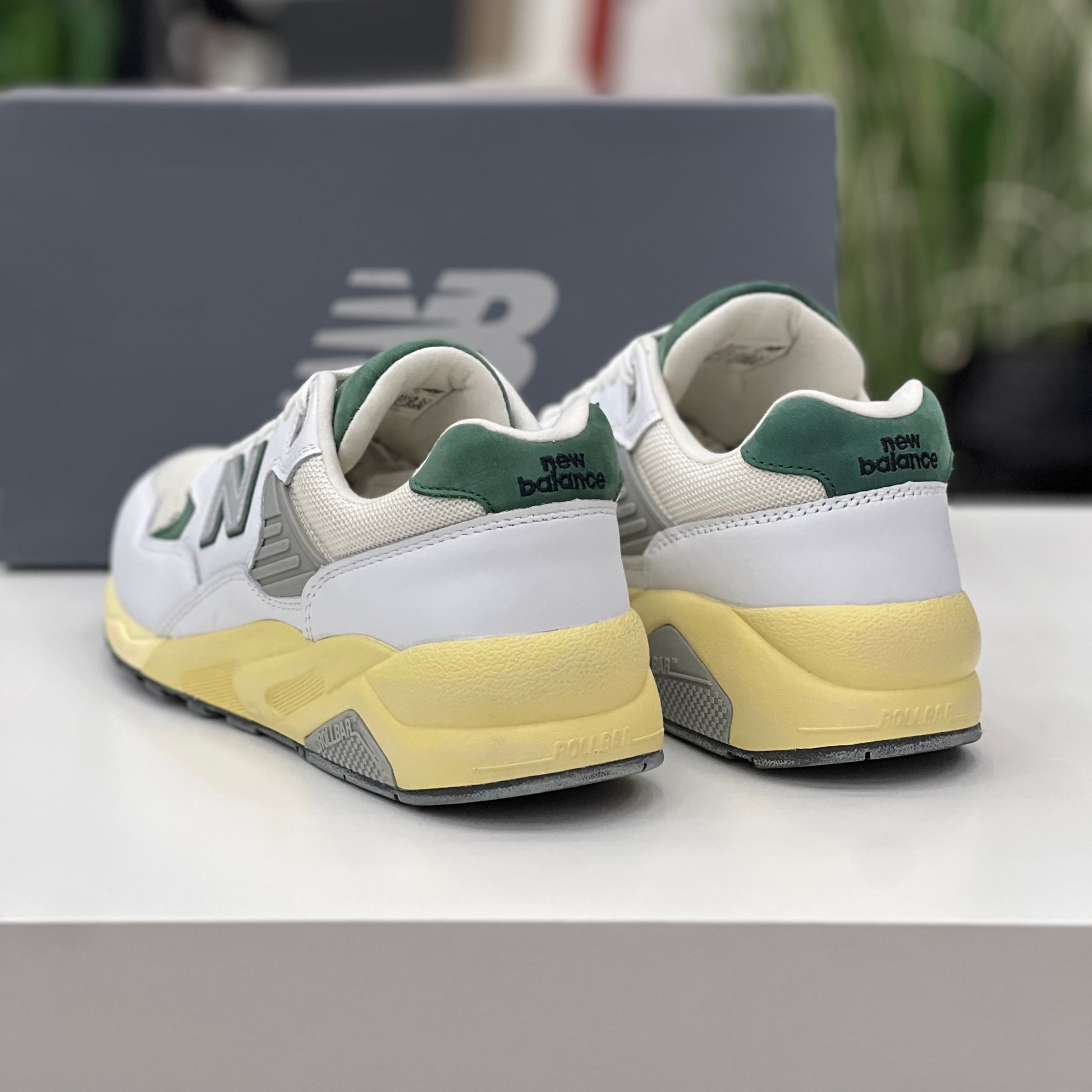 NEW BALANCE