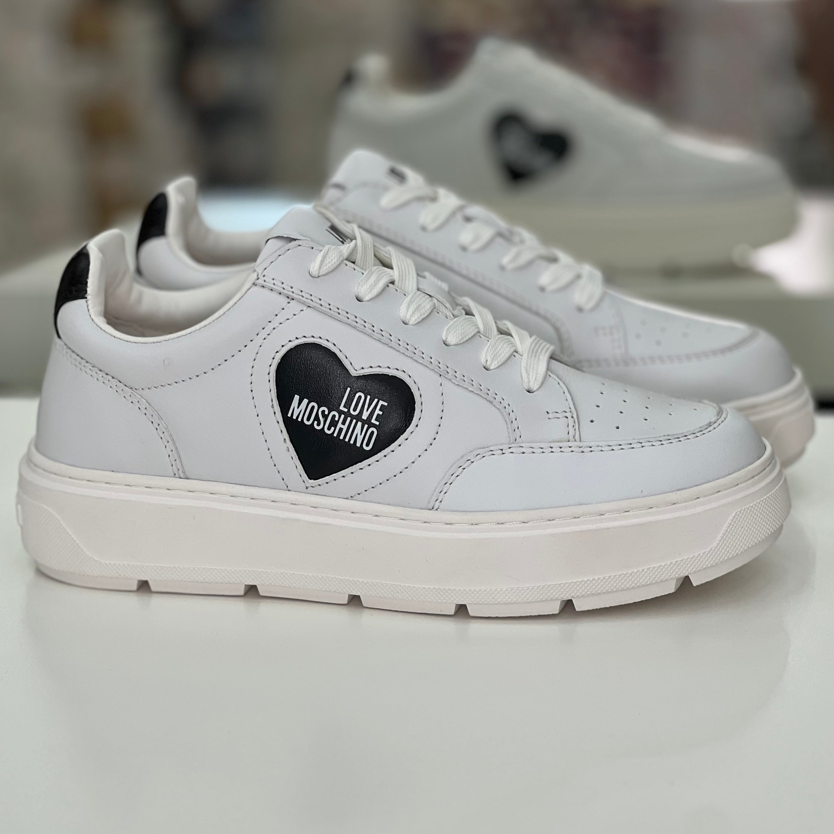 LOVE MOSCHINO