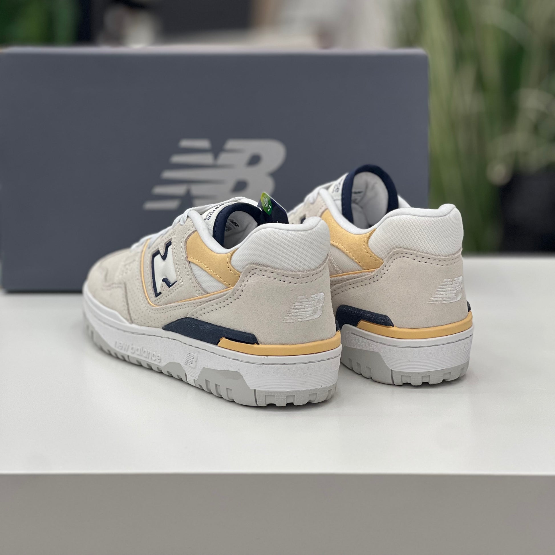 NEW BALANCE